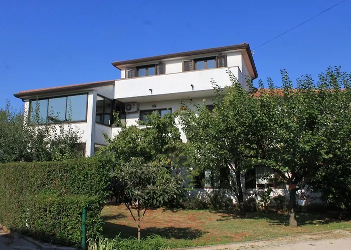 Apartments With A Parking Space Umag - 7171
